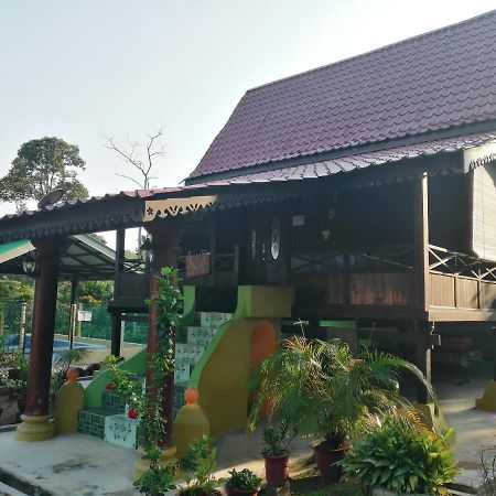 Homestay Warisan Bonda Masjid Tanah/Melaka Exterior foto