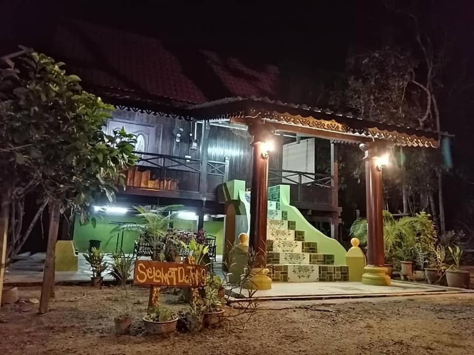 Homestay Warisan Bonda Masjid Tanah/Melaka Exterior foto