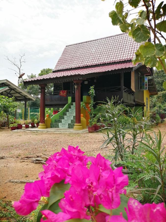 Homestay Warisan Bonda Masjid Tanah/Melaka Exterior foto